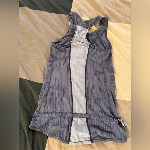 🟢LULULEMON RUN: RACE TECH BLUE TANK🟢
W1966S - Picture 10 of 10